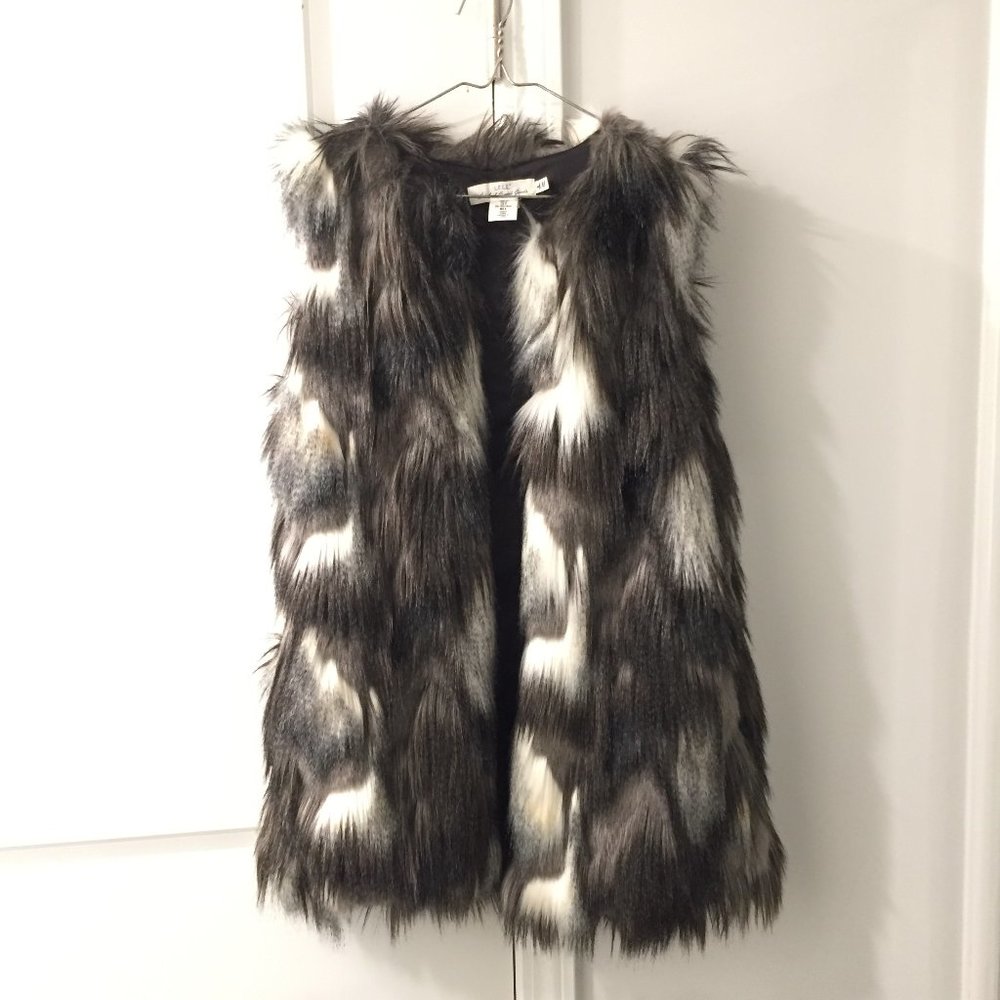 H&M  faux fur vest